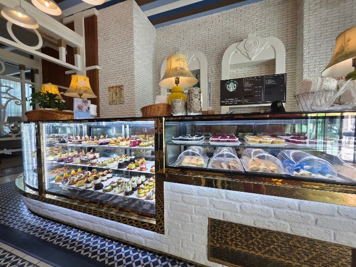 Starbucks Cafe Quattro Beach Hotel
