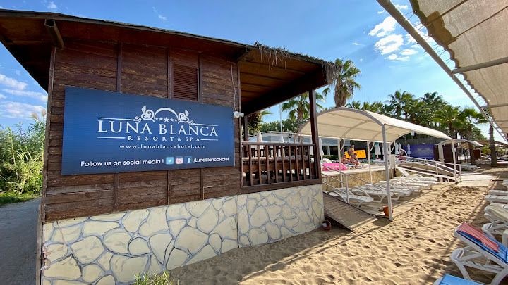 Strandbar Luna Blanca Resort & Spa