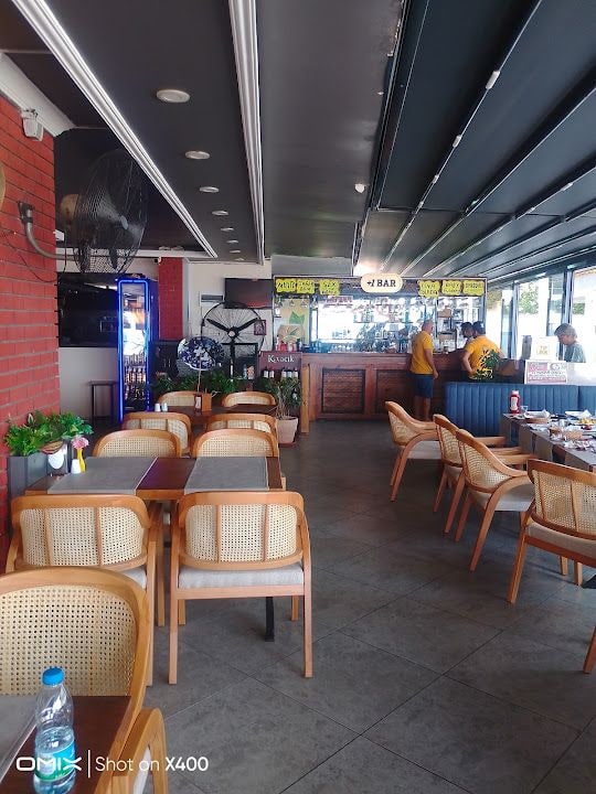 Sunshine Restaurant & Bar
