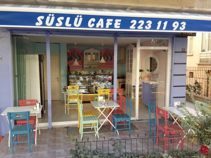 Süslü cafe
