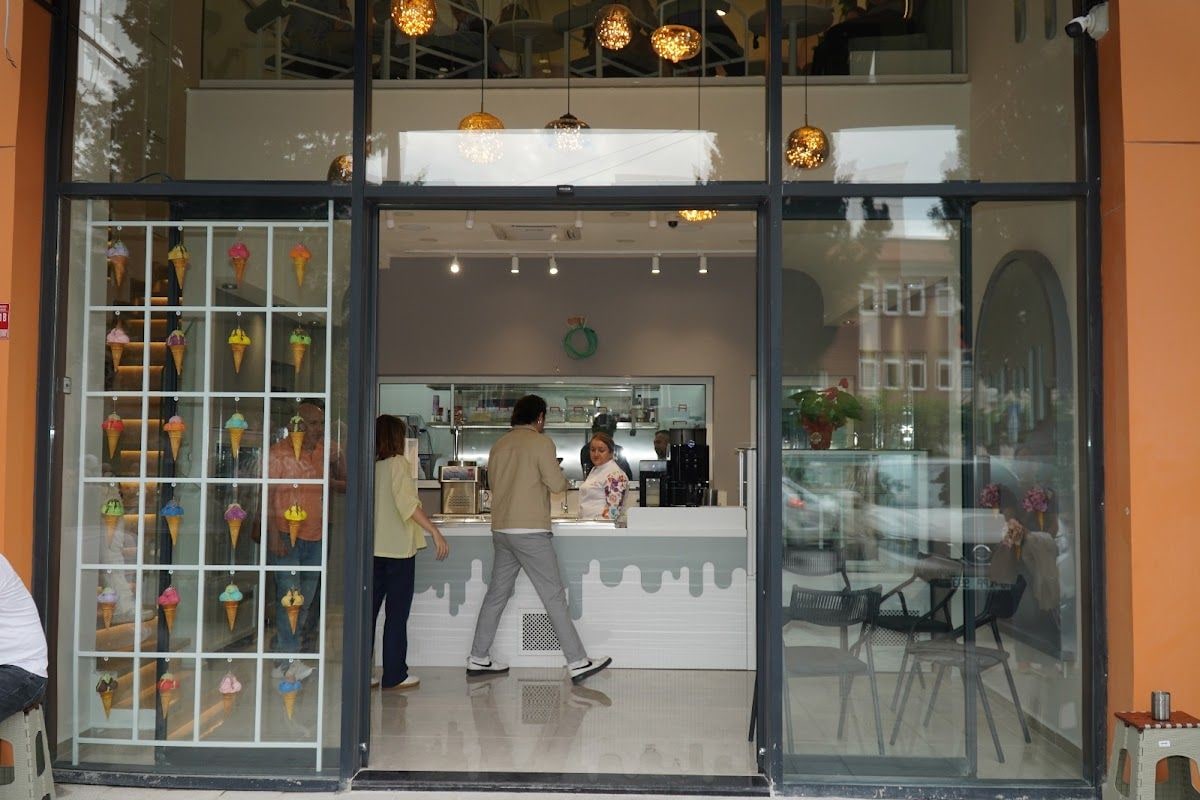 Sütden Dondurma Kafe