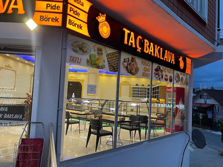 Taç Baklava ||