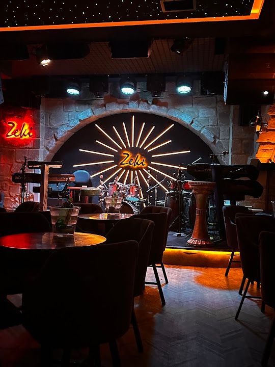 Tarihi Bar Zeki