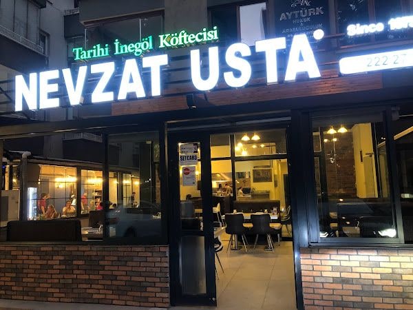 Tarihi İnegöl Köftecisi Nevzat Usta