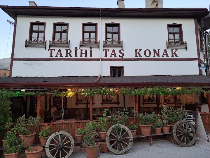 Tarihi Taş Konak