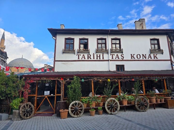 Tarihi Taş Mektep
