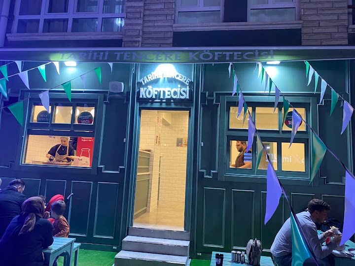 TARİHİ TENCERE KÖFTECİSİ ESERTEPE