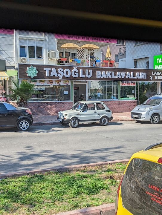 Taşoglu Baklavaları Lara Şubesi