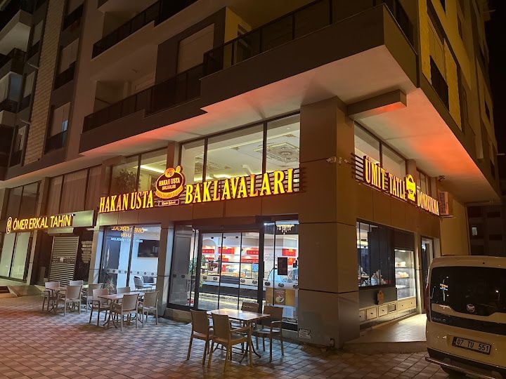 Tatlıcı Ümit Hakan Usta Baklavaları