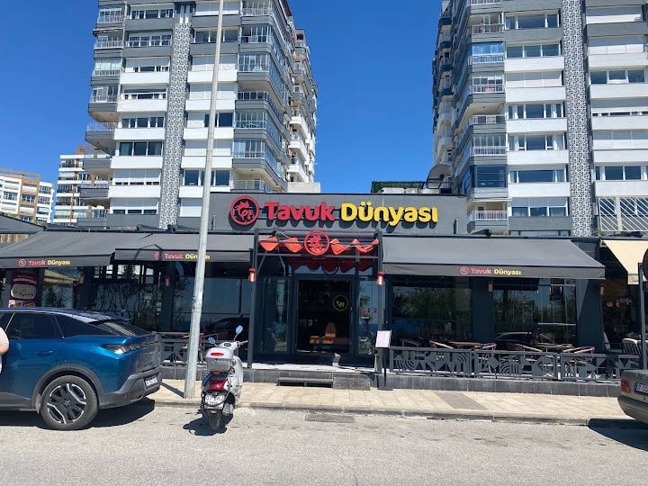 Tavuk Dünyası Lara Güzeloba Cadde
