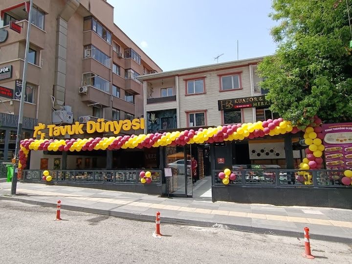 Tavuk Dünyası Tunalı Hilmi Cadde