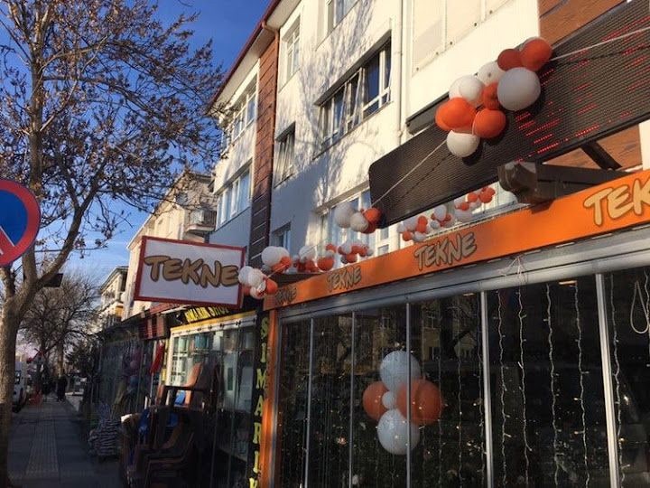 Tekne Cafe & Bistro