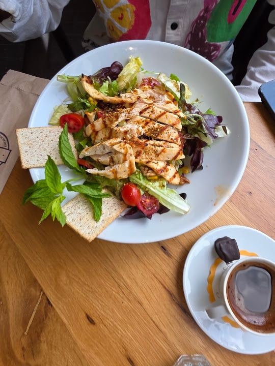 Tint Cafe & Bistro