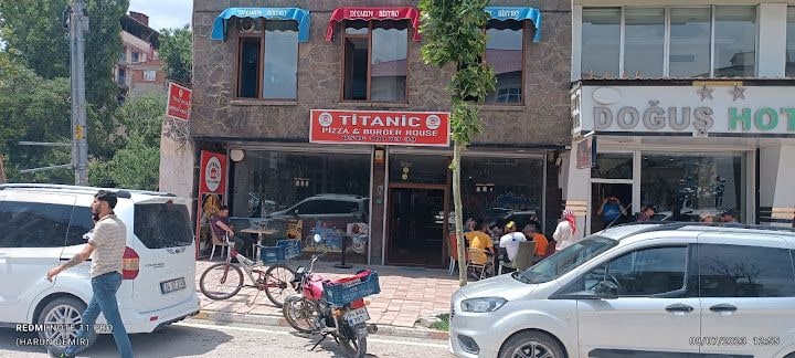 Titanic Pizza & Burger House