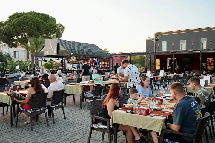 Tony Montana Restaurant & Pub