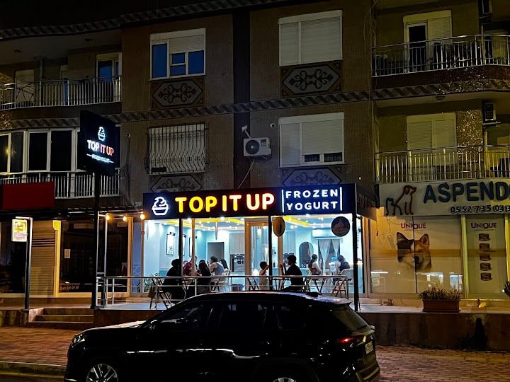 Top It Up Frozen Yogurt
