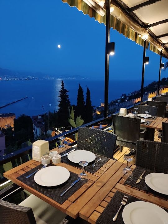 Tuğra Restaurant & Cafe