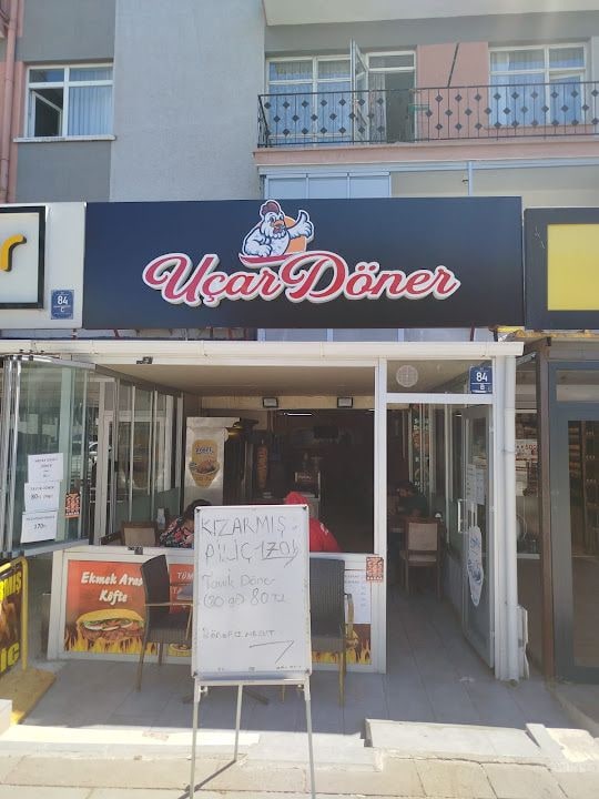 Uçar Döner