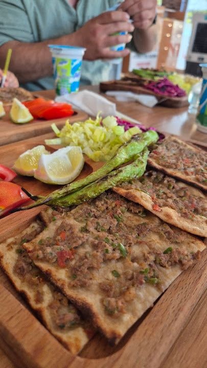 Uğur Kıymalı Pide Salonu