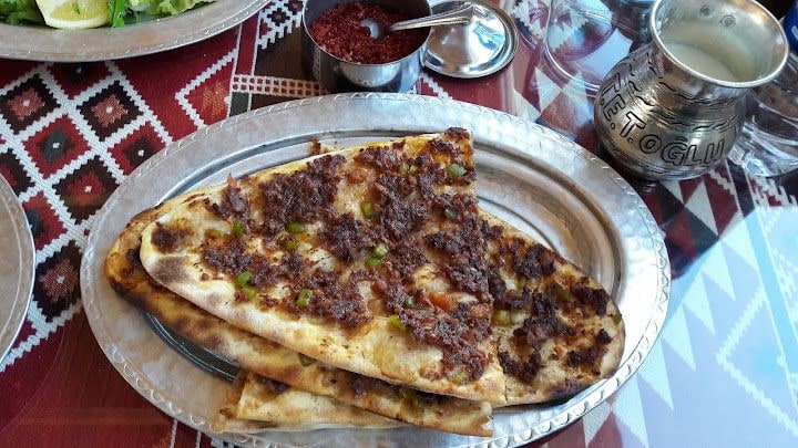 Uğur Pastanesi