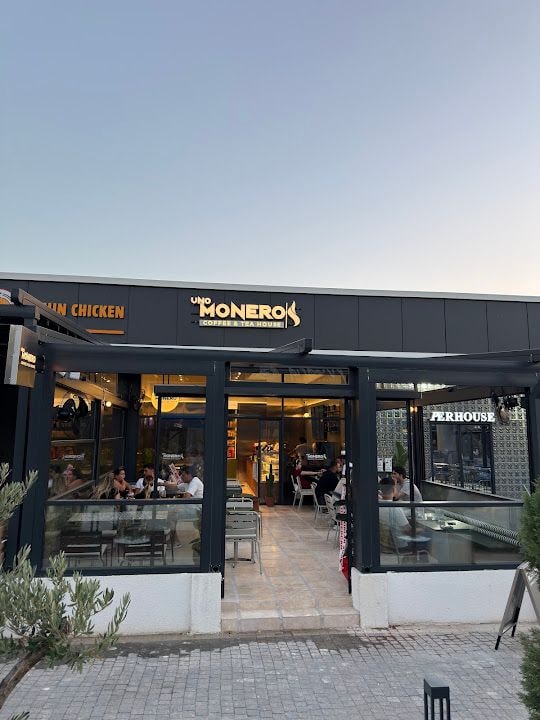Uno Monero Coffee & Tea House
