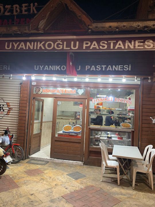 Uyanıkoğlu Pastanesi