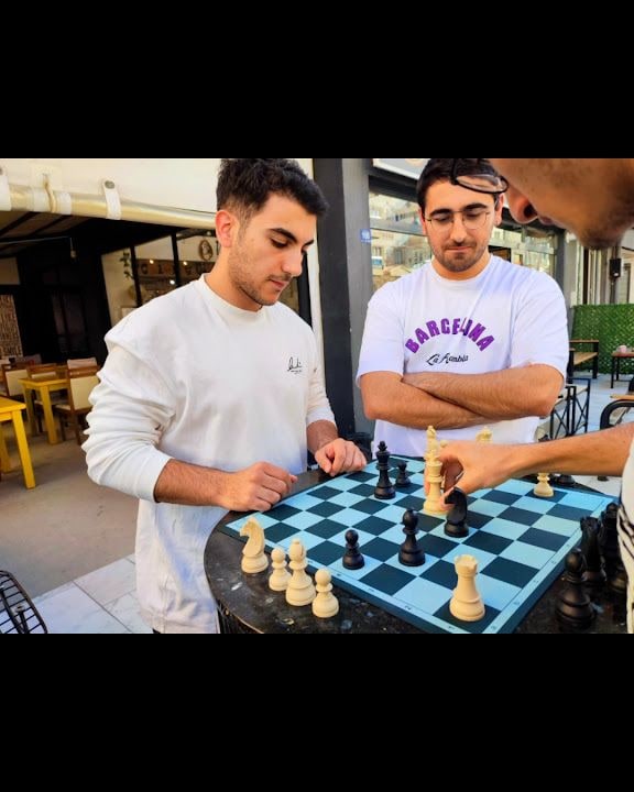 Uykusuz Kafe / Kütüphane