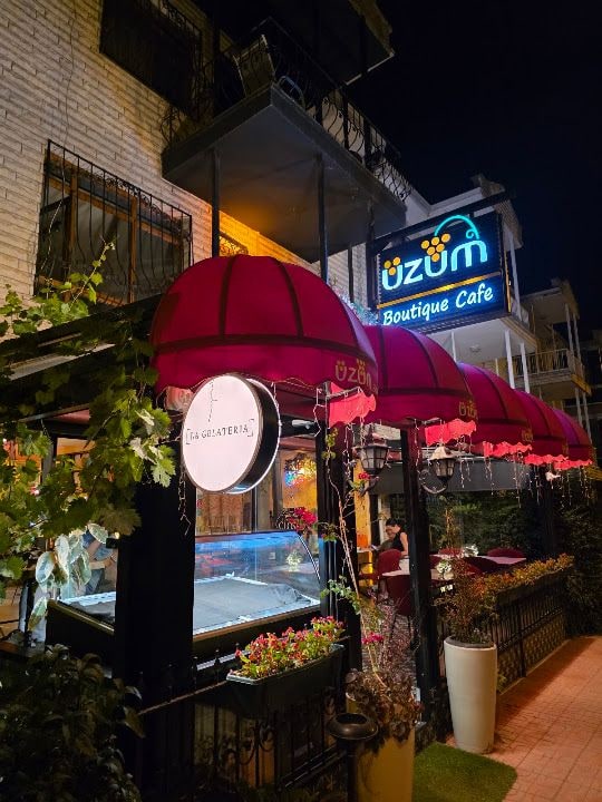 Üzüm Boutique Cafe