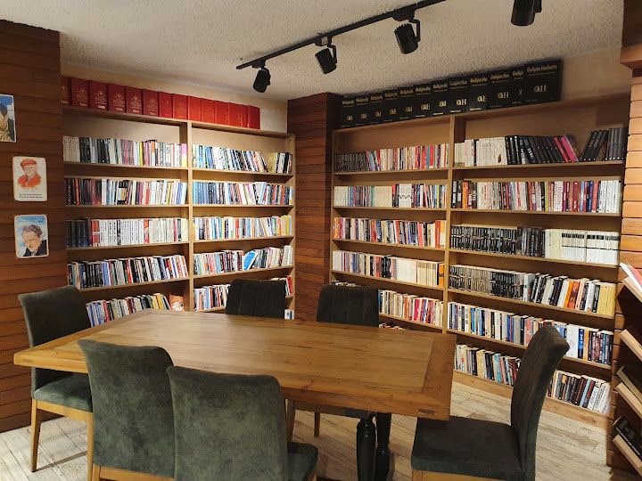 Wu Wei Kitap & Cafe