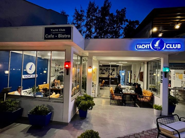 Yacht Club Fish Restaurant