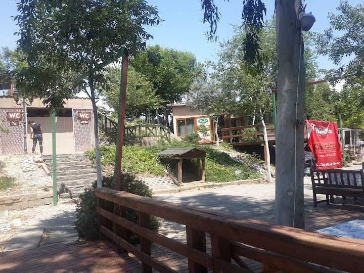 Yağmur Cafe & Restaurant (Göl Manzaralı & Brunch)