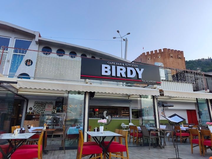 YALIÇAPKINI BİRDY MEYHANE RESTAURANT