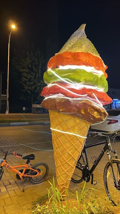Yanıksı Dondurma Adem Usta