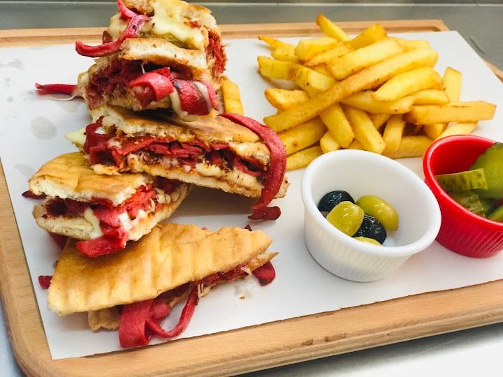 Ye Bi TosT Cafe