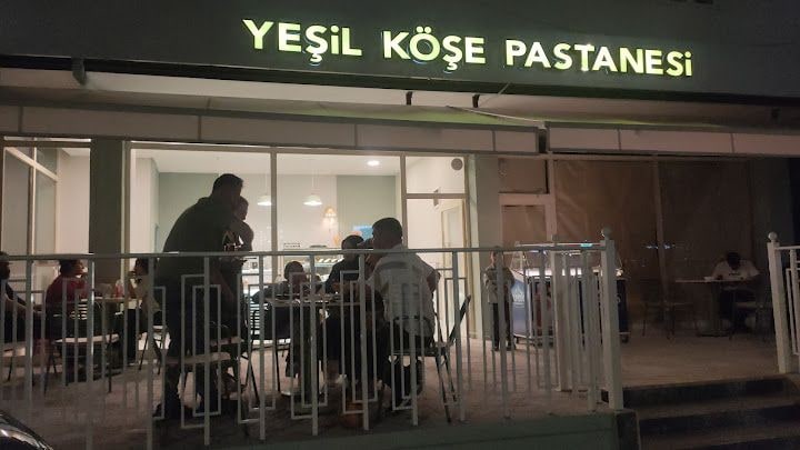 Yeşil Köşe Pastanesi