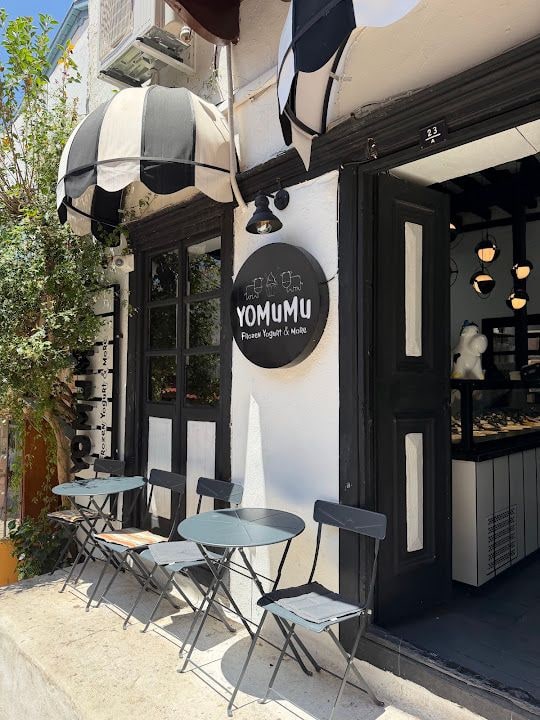 Yomumu Frozen Yogurt & More