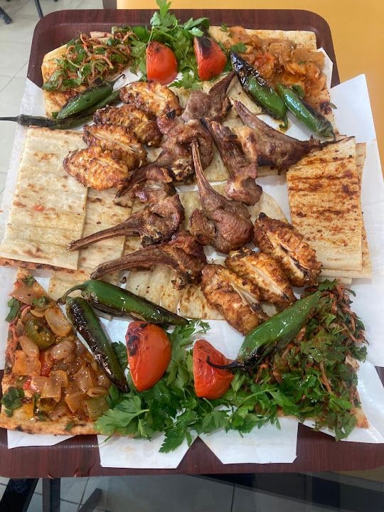 Yüreğir Et Kebap & Pişirim Salonu
