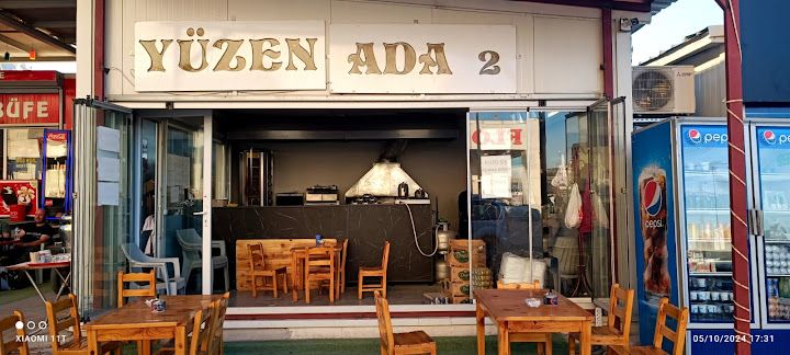 Yüzen Ada Balıkçısı