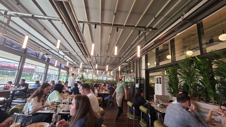 Zaande Restaurant & Coffee