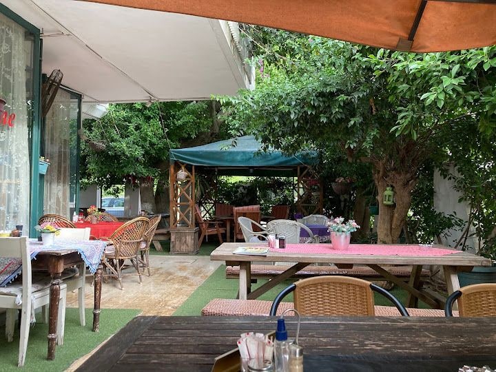 Zemin Home Cafe - Vintage Cafe
