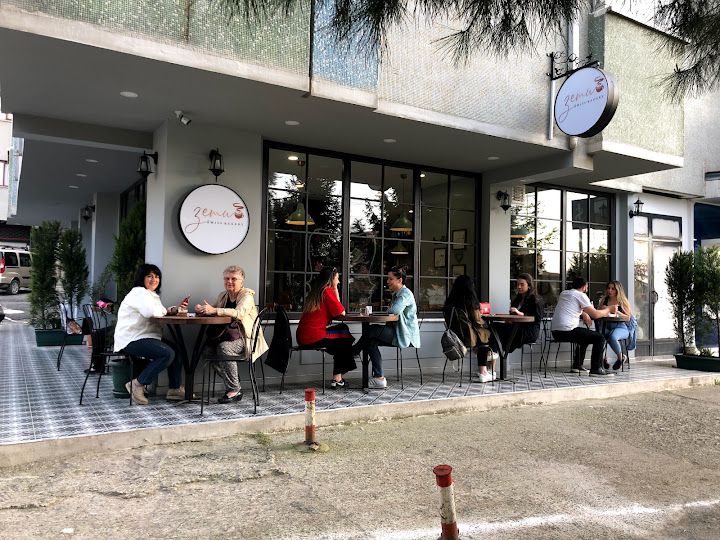 Zemu Swiss Bakery