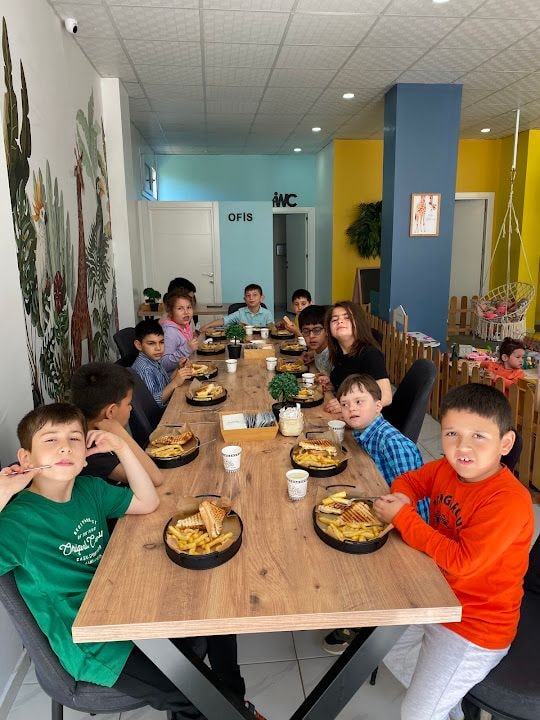 Zürafam Oyun Alanı Cafe