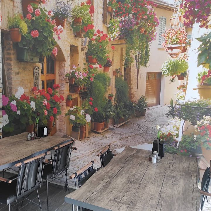 Sokak 17.5 Restorant Ev Yemekleri - Kuzu Tandır Gökçeada