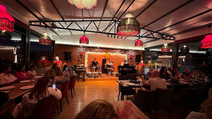 Gökcebey Sanat Merkezi Live Musik Türkische Restaurant