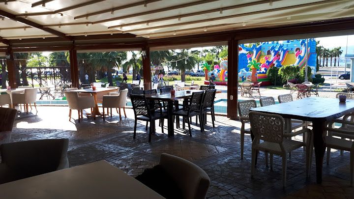 Tropikal Cafe