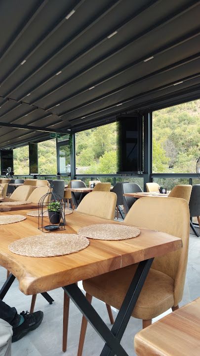 Xylia Lounge & Breakfast