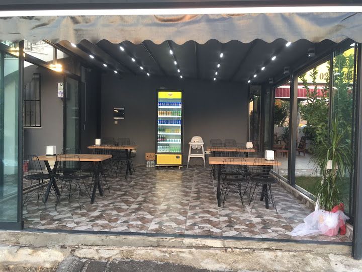 Anatoliasia burger ve çirkin tavuk