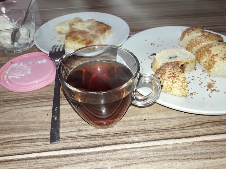 Sarıyer Cafe Serpe Kahvaltı Borek Kahve Cesıtlerı