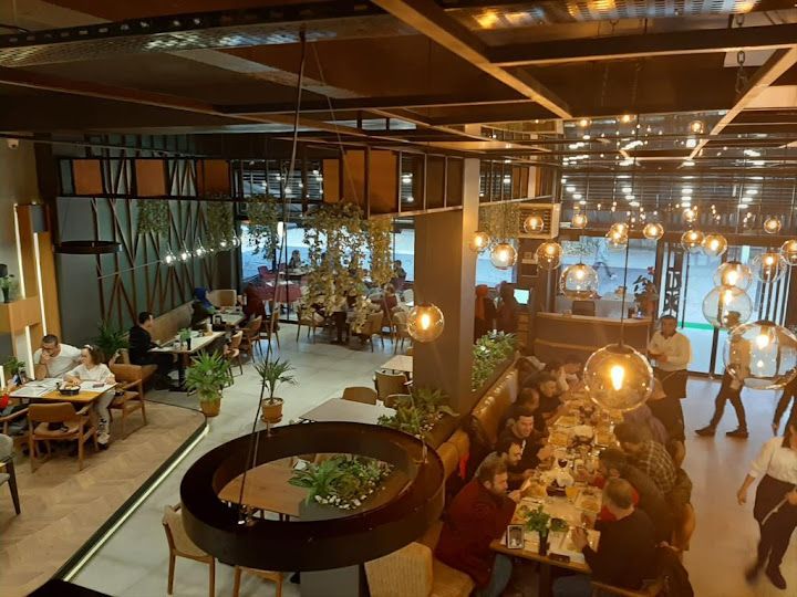 D’LUX Cafe Restaurant