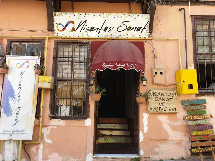 Nişantaşı Sanat - Cafe in Art